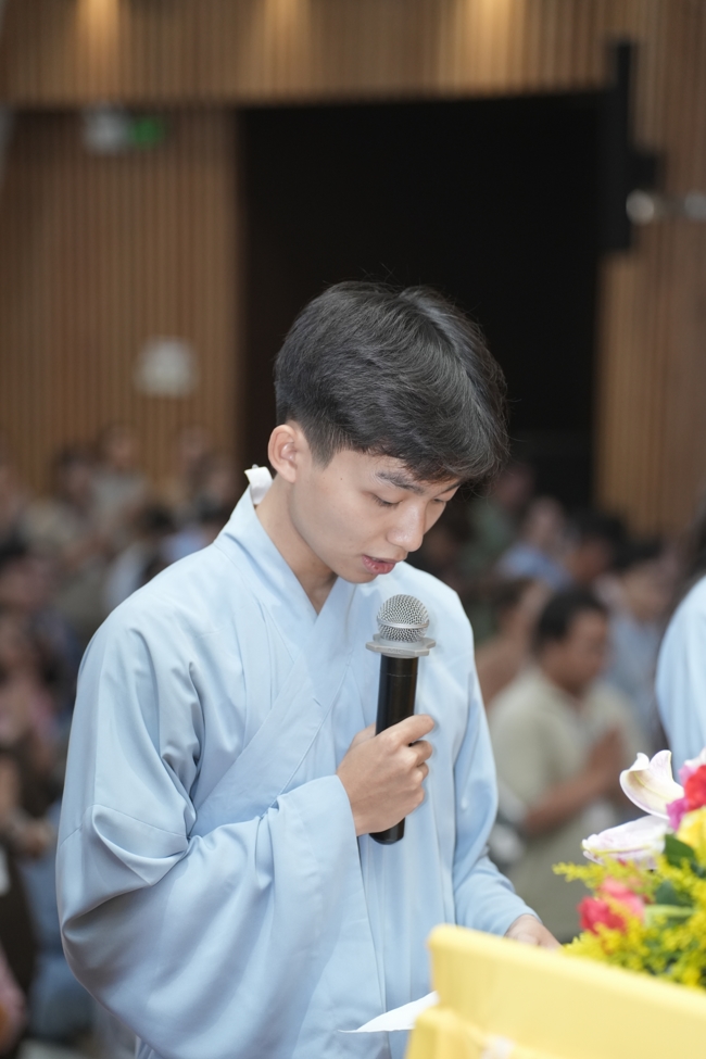 The 1st Three-Jewel Refuge ceremony in 2026 at Hoang Phap pagoda