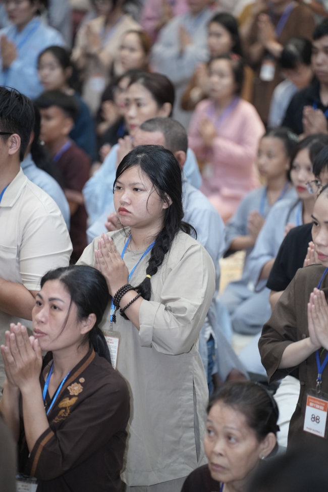 The 1st Three-Jewel Refuge ceremony in 2026 at Hoang Phap pagoda