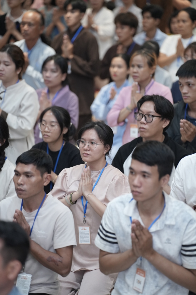 The 1st Three-Jewel Refuge ceremony in 2026 at Hoang Phap pagoda