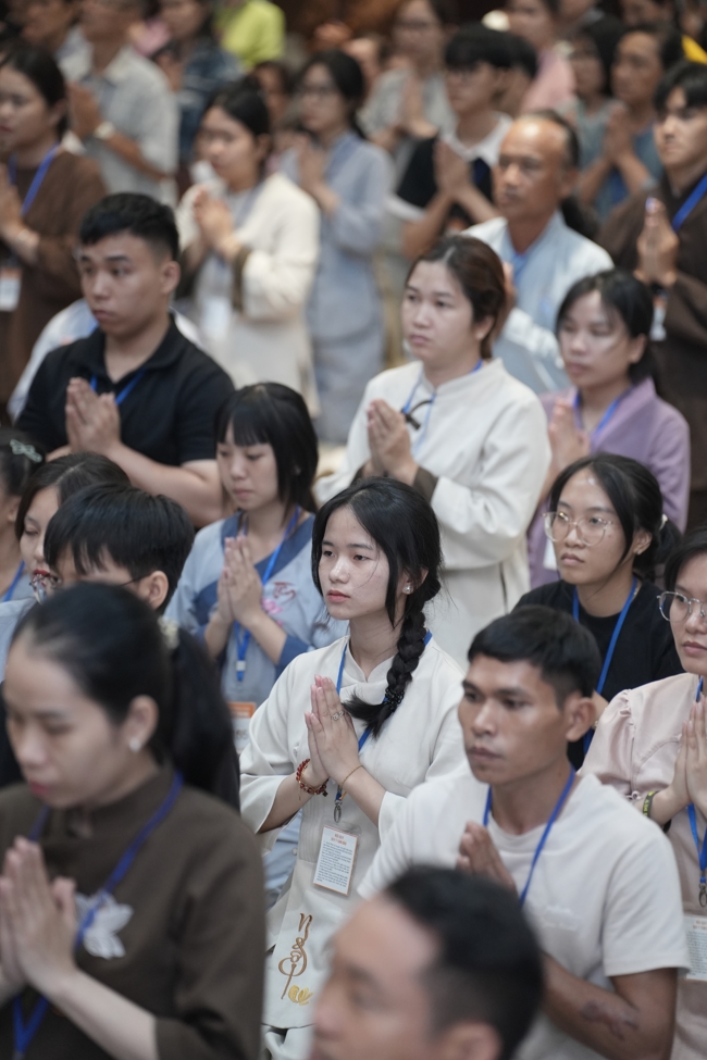 The 1st Three-Jewel Refuge ceremony in 2026 at Hoang Phap pagoda