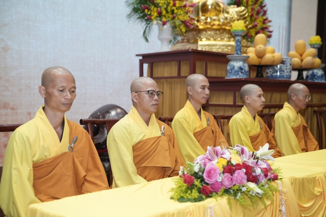 The 1st Three-Jewel Refuge ceremony in 2026 at Hoang Phap pagoda