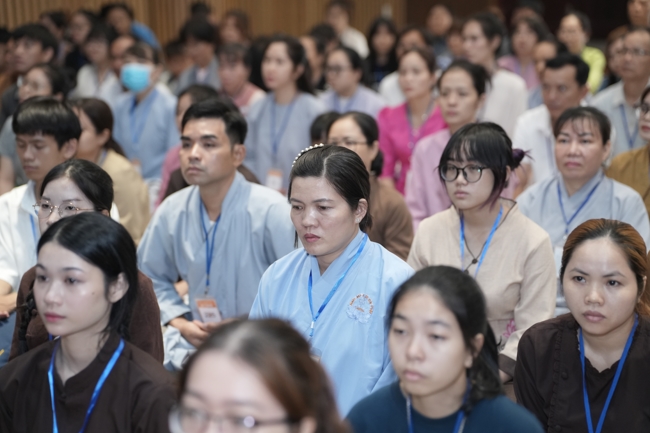 The 1st Three-Jewel Refuge ceremony in 2026 at Hoang Phap pagoda