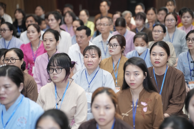 The 1st Three-Jewel Refuge ceremony in 2026 at Hoang Phap pagoda