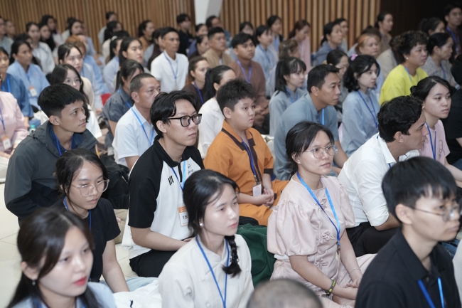 The 1st Three-Jewel Refuge ceremony in 2026 at Hoang Phap pagoda