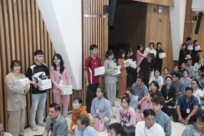 The 1st Three-Jewel Refuge ceremony in 2026 at Hoang Phap pagoda