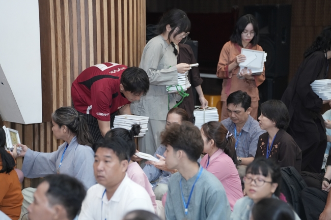 The 1st Three-Jewel Refuge ceremony in 2026 at Hoang Phap pagoda