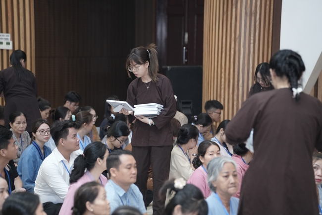 The 1st Three-Jewel Refuge ceremony in 2026 at Hoang Phap pagoda