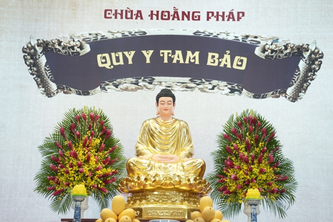 The 1st Three-Jewel Refuge ceremony in 2026 at Hoang Phap pagoda