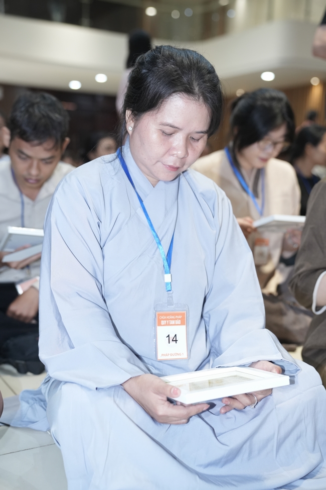 The 1st Three-Jewel Refuge ceremony in 2026 at Hoang Phap pagoda