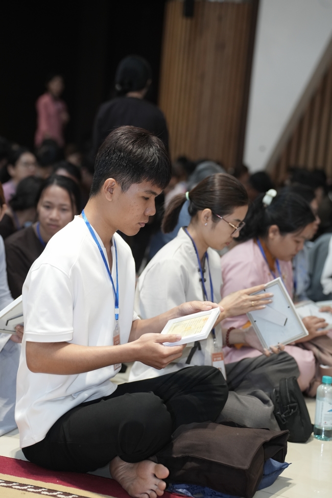 The 1st Three-Jewel Refuge ceremony in 2026 at Hoang Phap pagoda