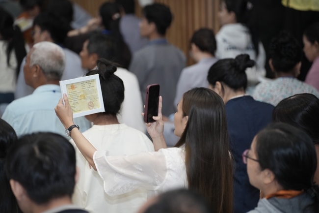 The 1st Three-Jewel Refuge ceremony in 2026 at Hoang Phap pagoda