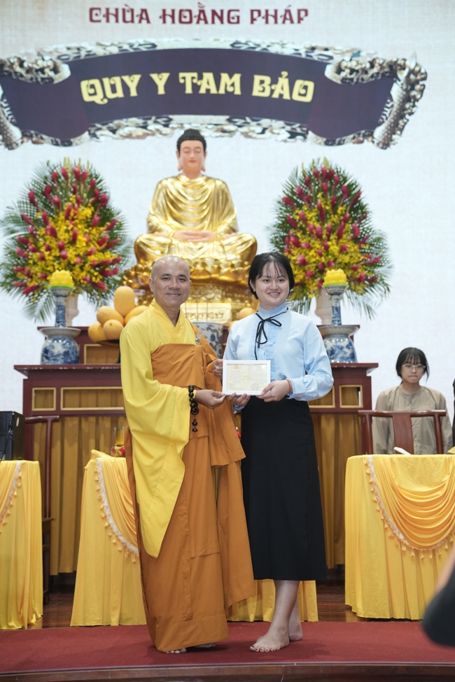 The 1st Three-Jewel Refuge ceremony in 2026 at Hoang Phap pagoda