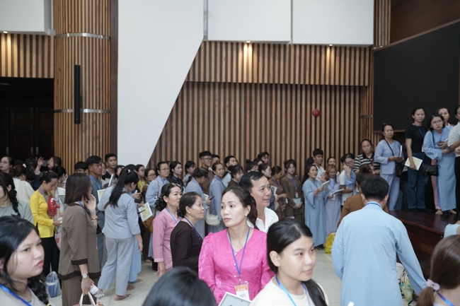 The 1st Three-Jewel Refuge ceremony in 2026 at Hoang Phap pagoda