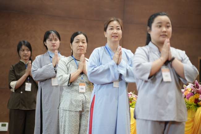 The 1st Three-Jewel Refuge ceremony in 2026 at Hoang Phap pagoda