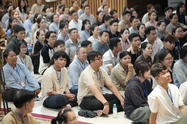 The 1st Three-Jewel Refuge ceremony in 2026 at Hoang Phap pagoda