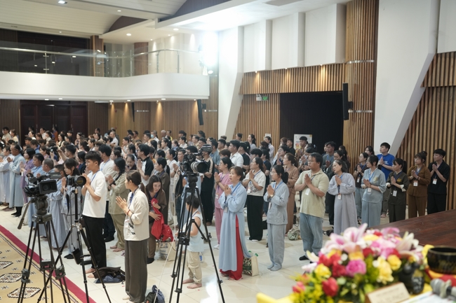 The 1st Three-Jewel Refuge ceremony in 2026 at Hoang Phap pagoda