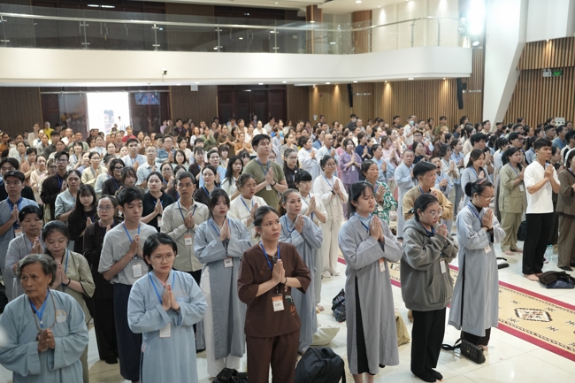 The 1st Three-Jewel Refuge ceremony in 2026 at Hoang Phap pagoda