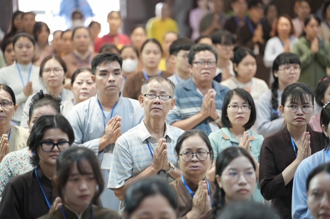 The 1st Three-Jewel Refuge ceremony in 2026 at Hoang Phap pagoda