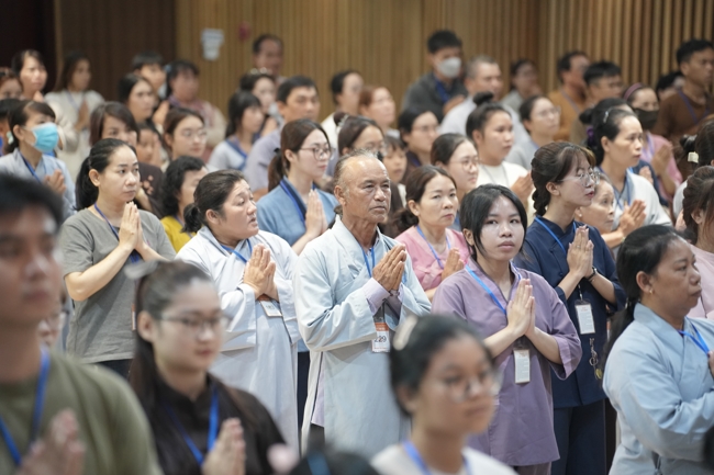 The 1st Three-Jewel Refuge ceremony in 2026 at Hoang Phap pagoda