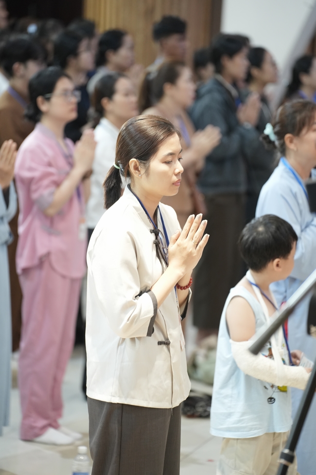 The 1st Three-Jewel Refuge ceremony in 2026 at Hoang Phap pagoda