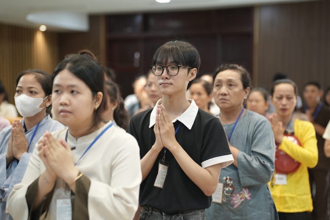 The 1st Three-Jewel Refuge ceremony in 2026 at Hoang Phap pagoda