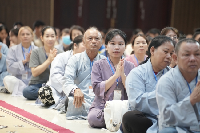 The 1st Three-Jewel Refuge ceremony in 2026 at Hoang Phap pagoda