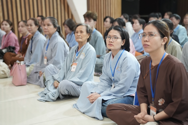 The 1st Three-Jewel Refuge ceremony in 2026 at Hoang Phap pagoda