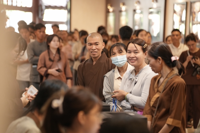 The 1st Three-Jewel Refuge ceremony in 2026 at Hoang Phap pagoda
