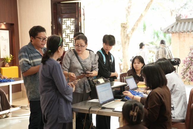 The 1st Three-Jewel Refuge ceremony in 2026 at Hoang Phap pagoda