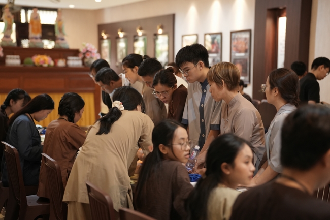 The 1st Three-Jewel Refuge ceremony in 2026 at Hoang Phap pagoda