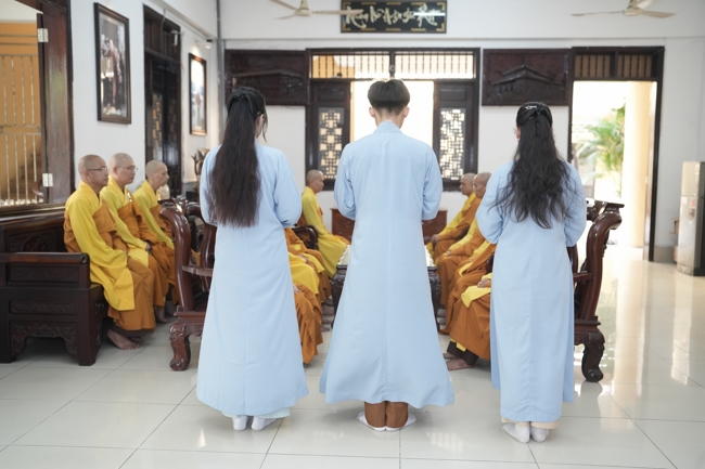 The 1st Three-Jewel Refuge ceremony in 2026 at Hoang Phap pagoda