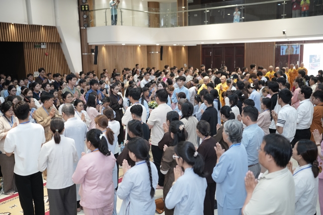 The 1st Three-Jewel Refuge ceremony in 2026 at Hoang Phap pagoda