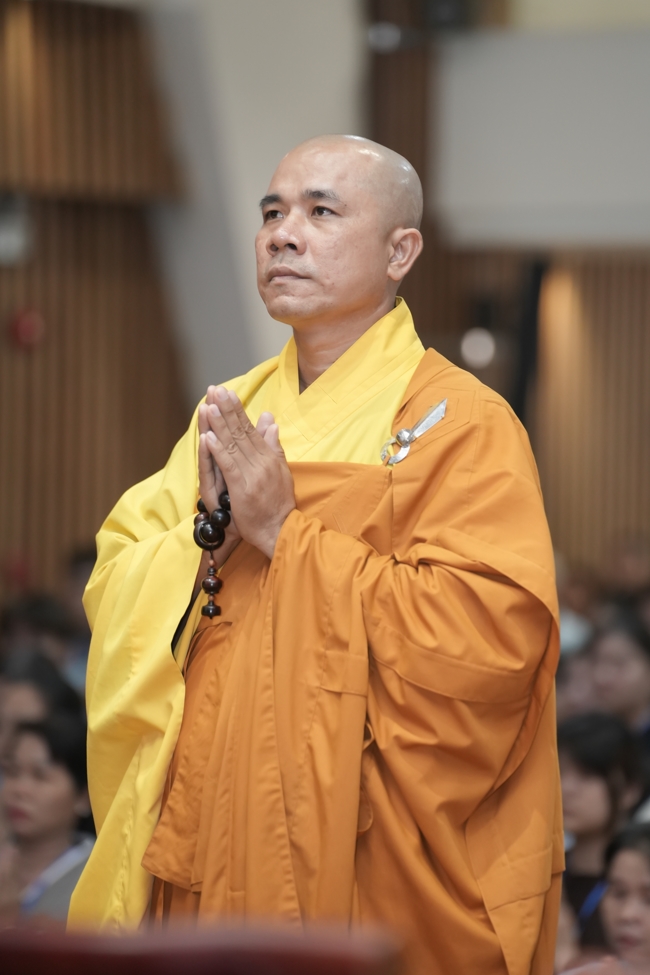 The 1st Three-Jewel Refuge ceremony in 2026 at Hoang Phap pagoda