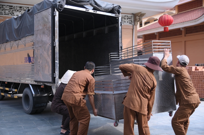 Chương trình từ thiện “Phương tiện nghĩa tình”.