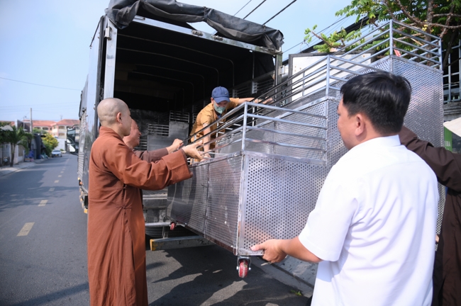 Chương trình từ thiện “Phương tiện nghĩa tình”.