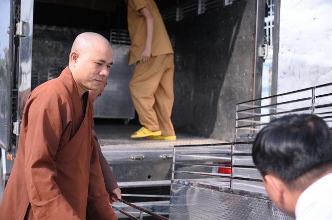 Chương trình từ thiện “Phương tiện nghĩa tình”.