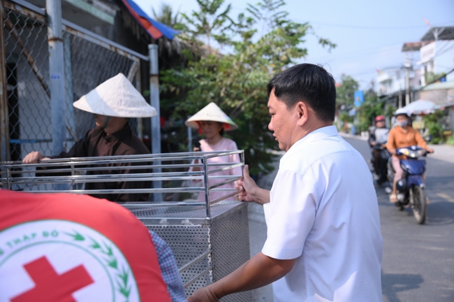 Chương trình từ thiện “Phương tiện nghĩa tình”.