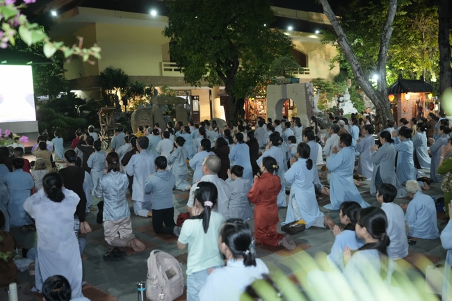 Repentance ceremony on Feb. 29th, year of the Horse at Hoang Phap pagoda