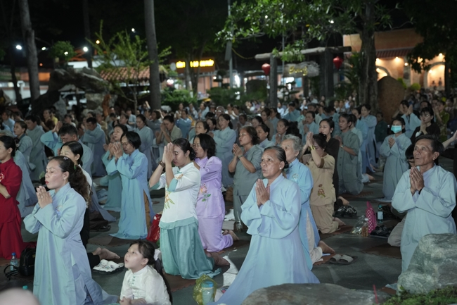 Repentance ceremony on Feb. 29th, year of the Horse at Hoang Phap pagoda