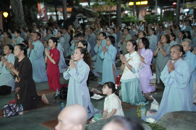 Repentance ceremony on Feb. 29th, year of the Horse at Hoang Phap pagoda