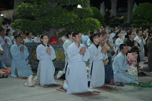 Repentance ceremony on Feb. 29th, year of the Horse at Hoang Phap pagoda