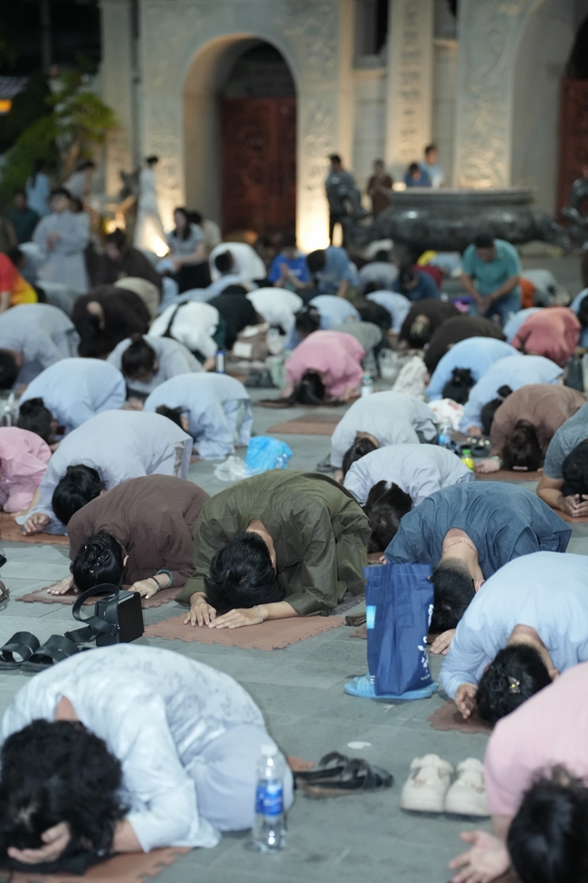 Repentance ceremony on Feb. 29th, year of the Horse at Hoang Phap pagoda