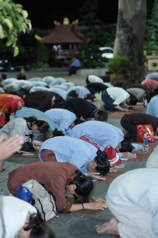 Repentance ceremony on Feb. 29th, year of the Horse at Hoang Phap pagoda