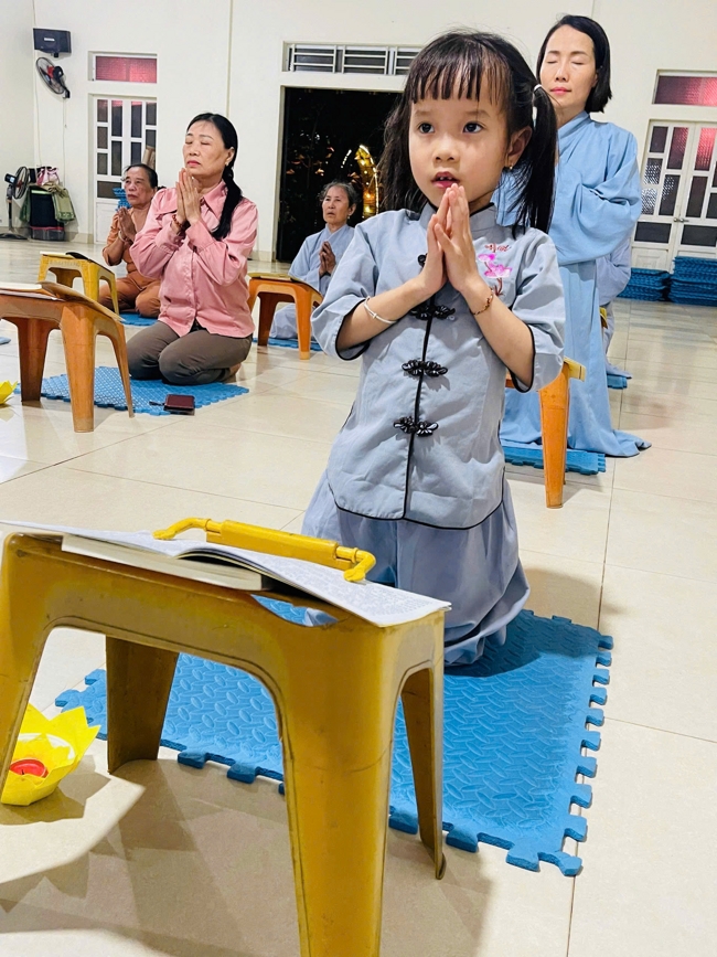 CHÙA ĐỐNG CAO - THANH HÓA: LỄ DÂNG HOA ĐĂNG VÀ THỈNH CHUÔNG U MINH HƯỚNG VỀ NGUỒN CỘI NHÂN NGÀY TIẾT THANH MINH 2026.