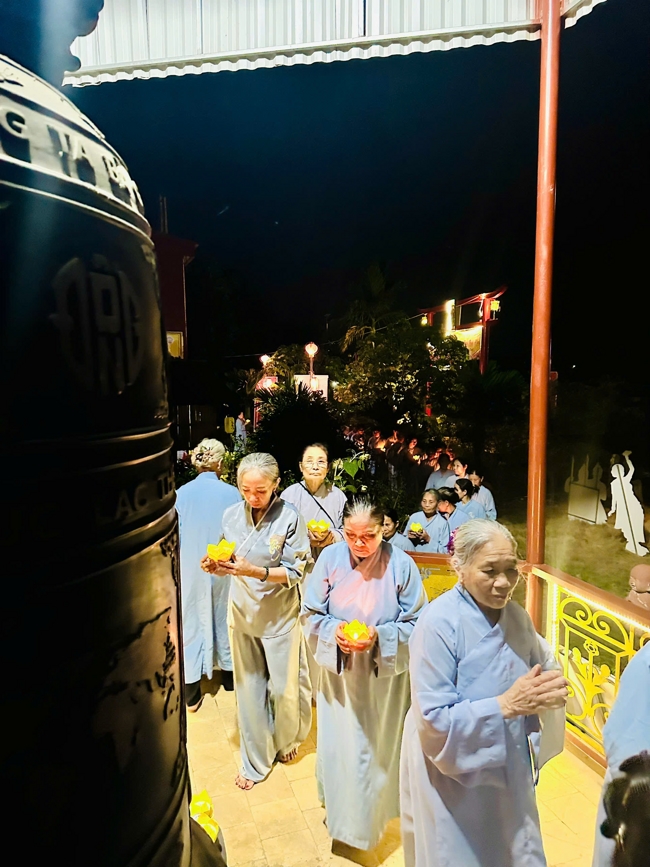 CHÙA ĐỐNG CAO - THANH HÓA: LỄ DÂNG HOA ĐĂNG VÀ THỈNH CHUÔNG U MINH HƯỚNG VỀ NGUỒN CỘI NHÂN NGÀY TIẾT THANH MINH 2026.