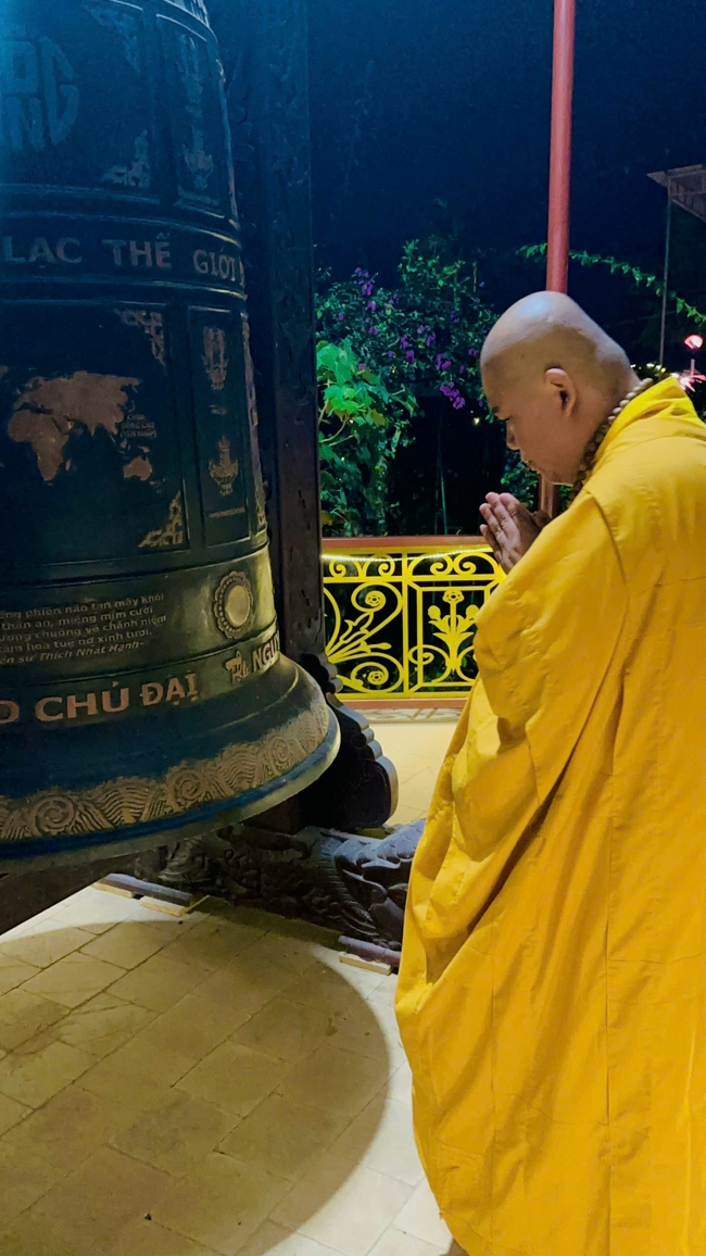 CHÙA ĐỐNG CAO - THANH HÓA: LỄ DÂNG HOA ĐĂNG VÀ THỈNH CHUÔNG U MINH HƯỚNG VỀ NGUỒN CỘI NHÂN NGÀY TIẾT THANH MINH 2026.