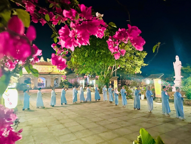 CHÙA ĐỐNG CAO - THANH HÓA: LỄ DÂNG HOA ĐĂNG VÀ THỈNH CHUÔNG U MINH HƯỚNG VỀ NGUỒN CỘI NHÂN NGÀY TIẾT THANH MINH 2026.