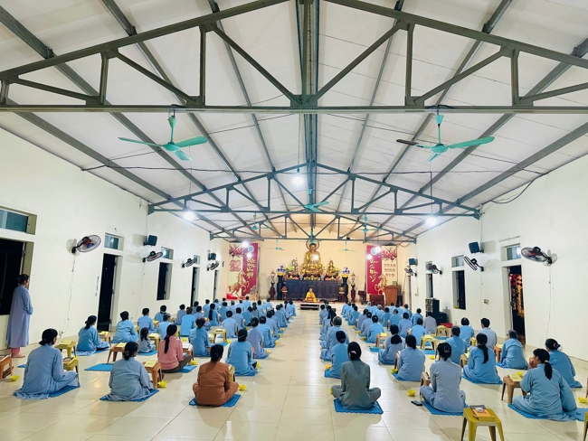 CHÙA ĐỐNG CAO - THANH HÓA: LỄ DÂNG HOA ĐĂNG VÀ THỈNH CHUÔNG U MINH HƯỚNG VỀ NGUỒN CỘI NHÂN NGÀY TIẾT THANH MINH 2026.