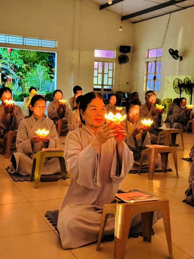 CHÙA ĐỐNG CAO - THANH HÓA: LỄ DÂNG HOA ĐĂNG VÀ THỈNH CHUÔNG U MINH HƯỚNG VỀ NGUỒN CỘI NHÂN NGÀY TIẾT THANH MINH 2026.