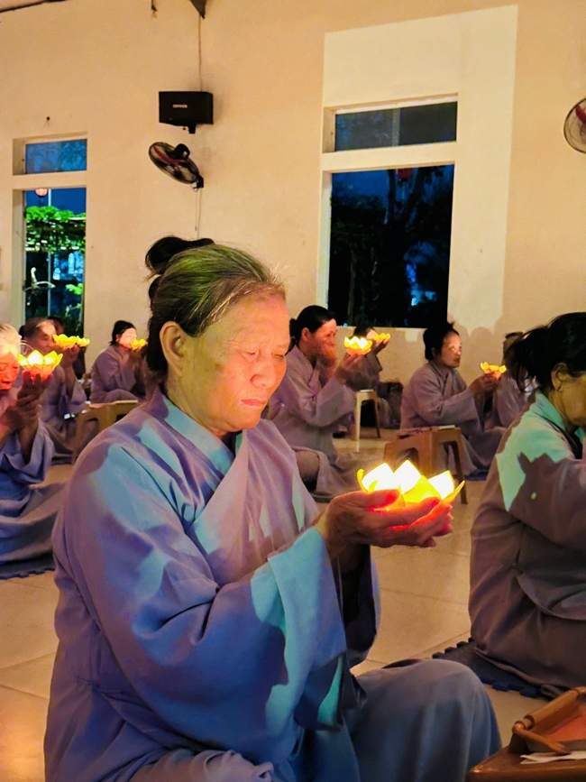 CHÙA ĐỐNG CAO - THANH HÓA: LỄ DÂNG HOA ĐĂNG VÀ THỈNH CHUÔNG U MINH HƯỚNG VỀ NGUỒN CỘI NHÂN NGÀY TIẾT THANH MINH 2026.